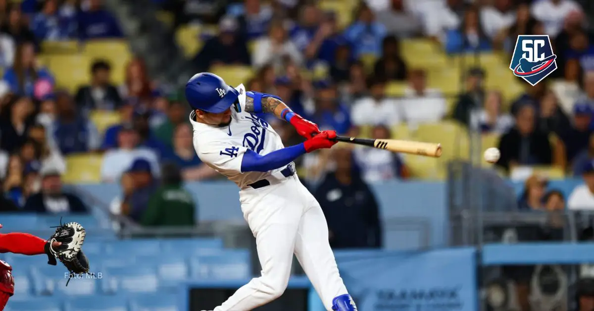 Andy Pagés conectó una línea dura por el center field que picó a unos 352 pies