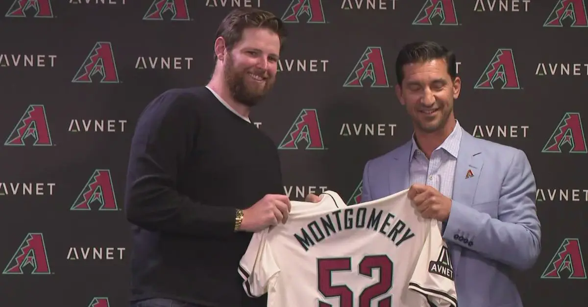 Jordan Montgomery siendo presentado con Arizona Diamondbacks